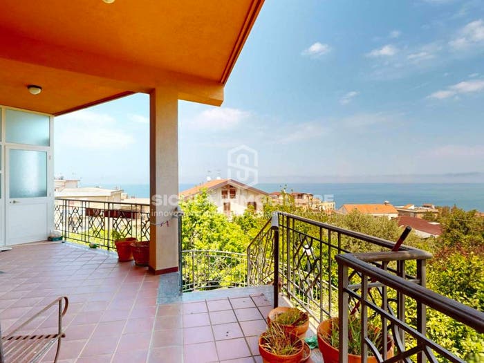 Appartamento con 5 locali in vendita in Contrada Passo Barone, Santo Stefano di Camastra