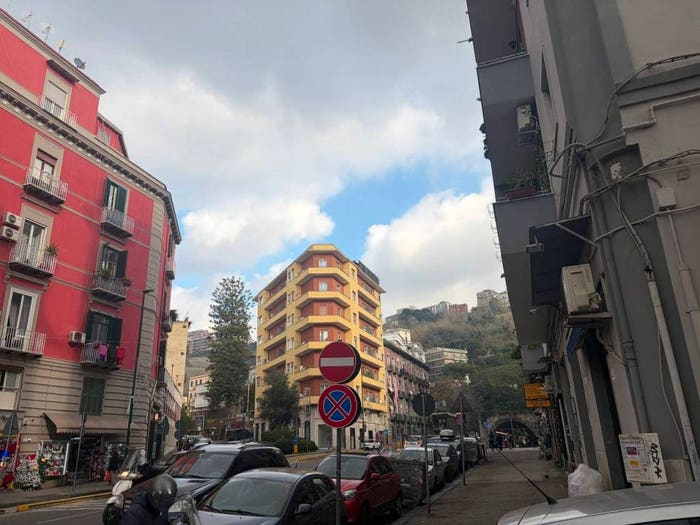 Appartamento bilocale in vendita in Via Costantino, Fuorigrotta, Napoli