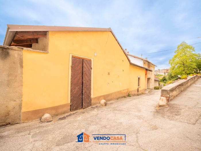 Casa con 5 locali in vendita in Via Caraglio, Centro, Dronero