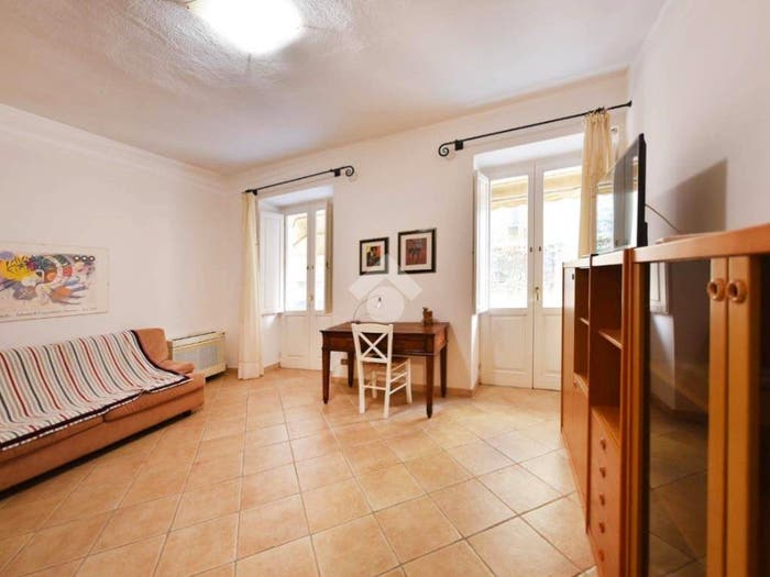 Appartamento trilocale in vendita in Via Principe Amedeo, Marina, Cagliari