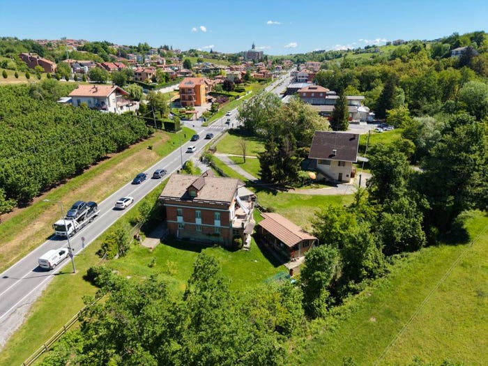 Casa con 6 locali in vendita in via Strada Statale, Vicoforte