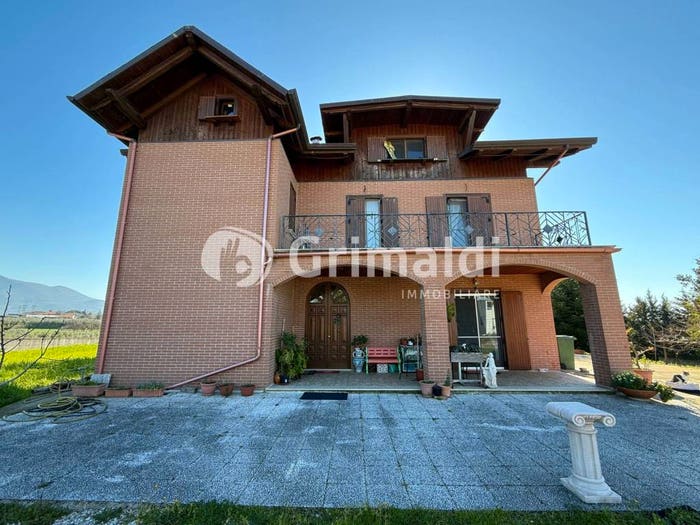Casa con 6 locali in vendita in Via Antica, Bellizzi