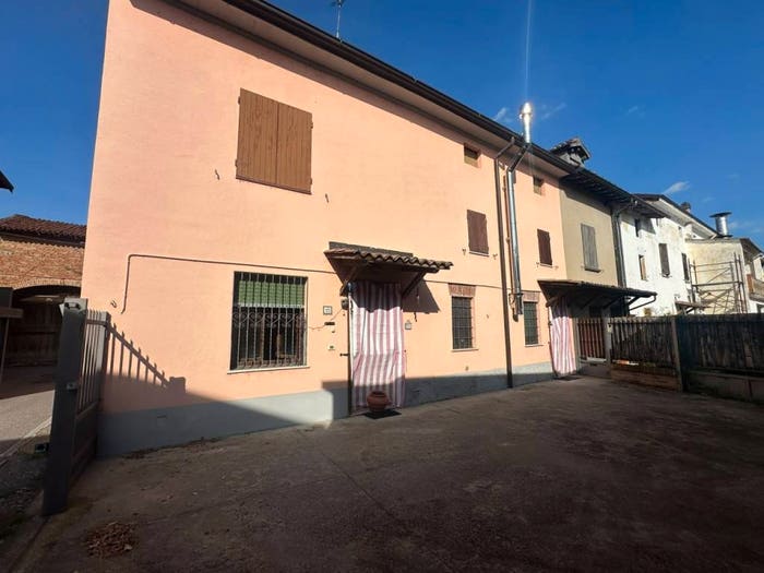 Casa bilocale in vendita in Via Pasubio, GadescoPieve Delmona