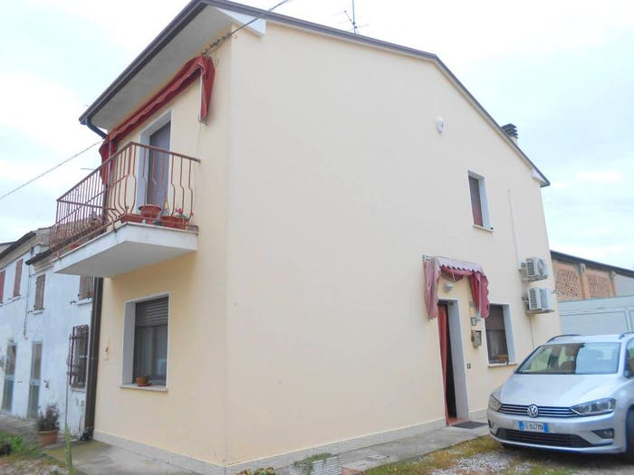 Casa quadrilocale in vendita in Rovereto, Ostellato