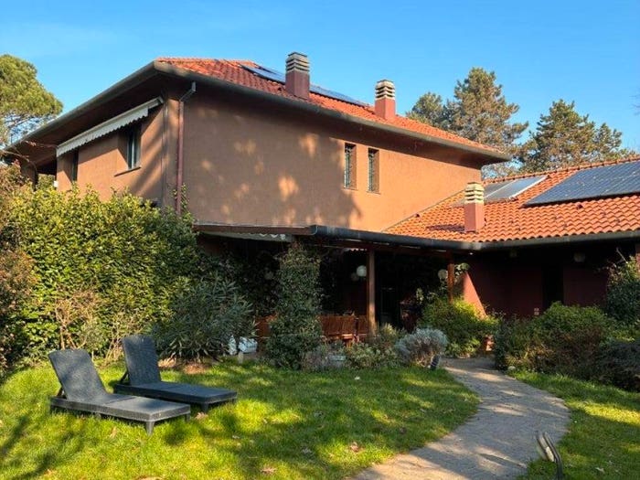 Casa quadrilocale in vendita in Via Silvio Pellico, Lesmo