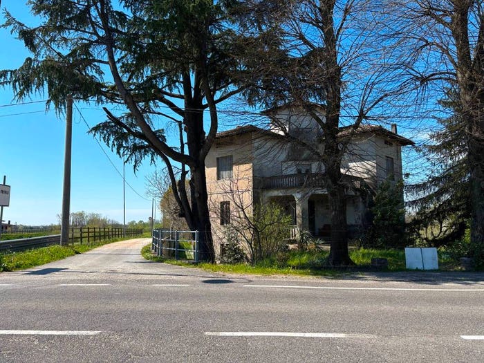 Casa quadrilocale in vendita in Via Sul Versa, Medea