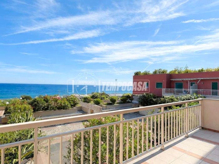 Appartamento quadrilocale in vendita in Via del Mare, Pineta, Arenzano