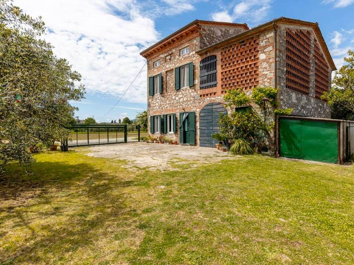 Casa con 6 locali in vendita in Via delle Ville, Lammari Lunata, Capannori