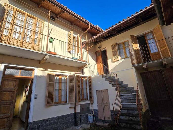 Casa con 6 locali in vendita in Via Clemente Vercellone, Sordevolo