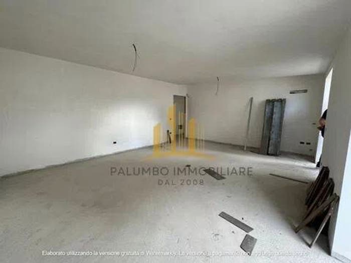 Casa con 5 locali in vendita in Via Della Repubblica No Number, Parete