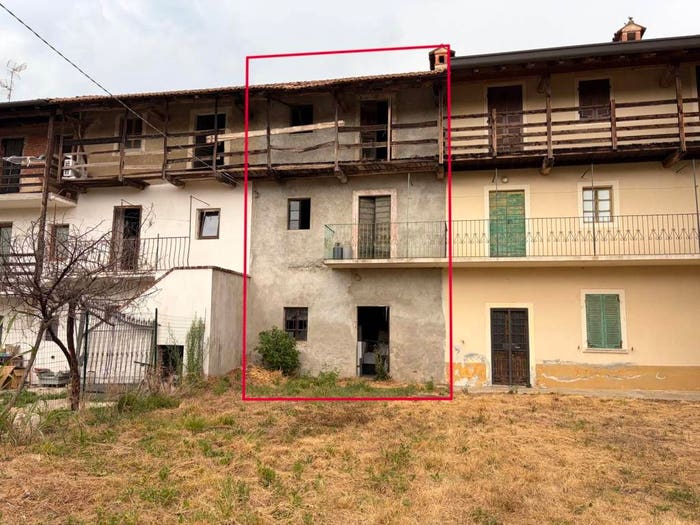 Casa trilocale in vendita in Via Borgoticino, Agrate Conturbia