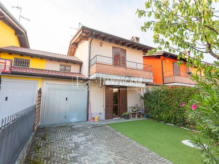 Casa quadrilocale in vendita in Via CCollodi, Pianengo