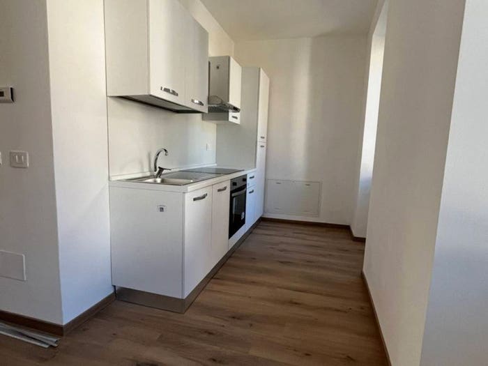 Appartamento con 5 locali in vendita in Piazza La Torre, Castiglione D'Intelvi, Centro Valle Intelvi