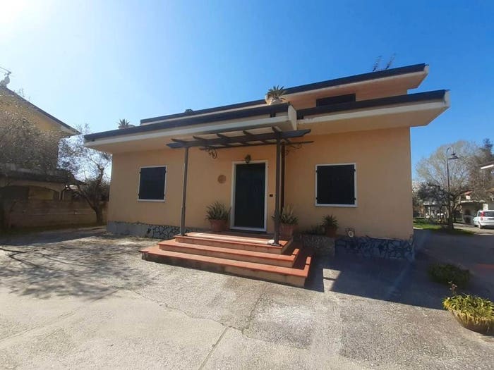 Casa con 6 locali in vendita in Galilei Fornace DirMare, Avenza, Carrara