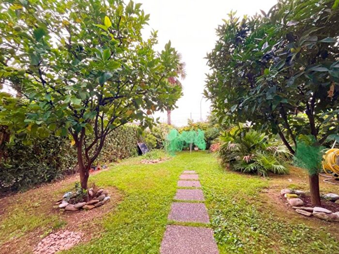 Appartamento trilocale in vendita in Strada Statale NORD, Silvi Marina, Silvi