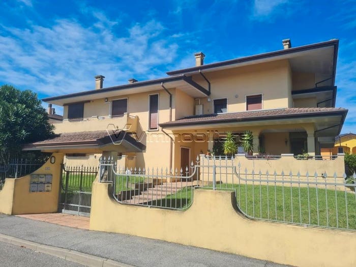 Appartamento con 6 locali in vendita in via Andrea Palladio, Poiana Maggiore, Pojana Maggiore