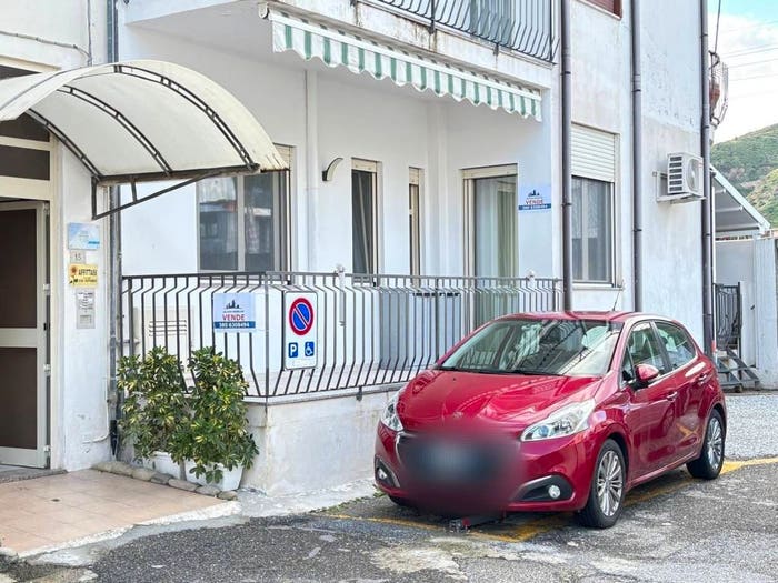 Appartamento trilocale in vendita in Corso Cristoforo Colombo, Oliveri