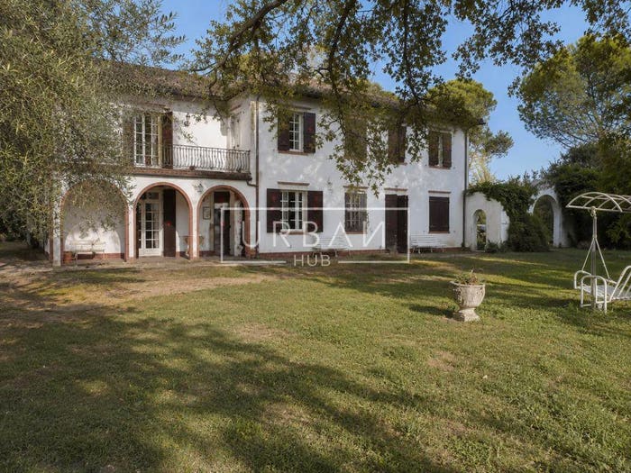 Casa con 6 locali in vendita in Viale della Repubblica, Centro, Meldola