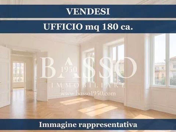 Appartamento con 6 locali in vendita in Viale Giosuè Carducci, Centro, Conegliano