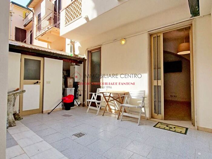 Casa trilocale in vendita in Via Giuseppe Verdi, Centro, Viareggio
