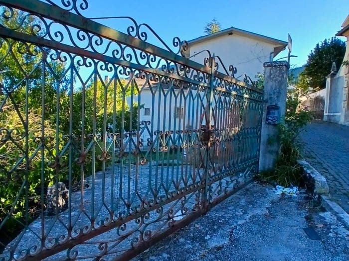 Casa con 6 locali in vendita in Teora, Barete