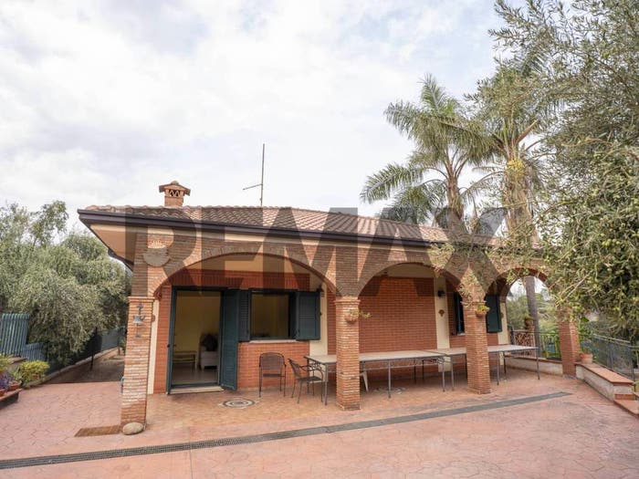 Casa quadrilocale in vendita in Via Delle Rose, Belpasso