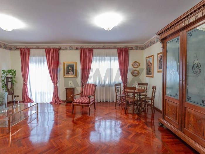 Appartamento con 5 locali in vendita in Via Spagnoli, Centro, Caltagirone