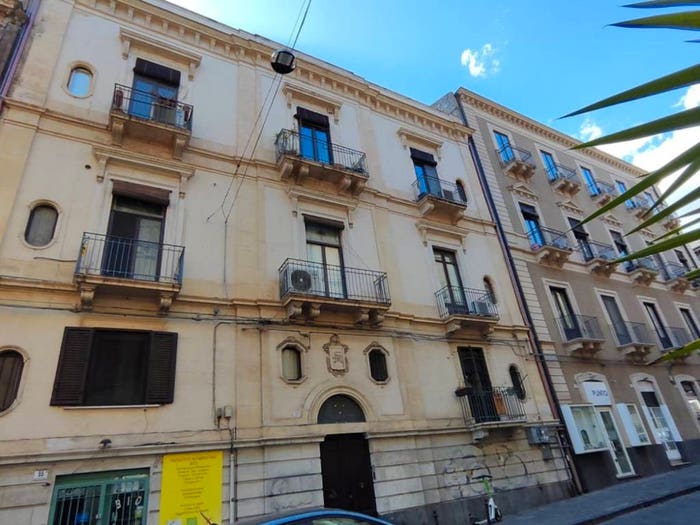 Appartamento trilocale in vendita in Via Caronda, Borgo, Catania
