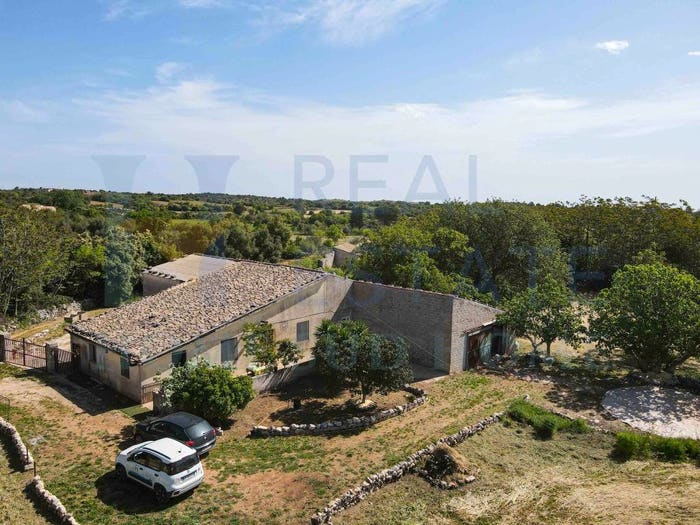 Casa con 6 locali in vendita in Via Tommaso Fazello, Centro, Noto