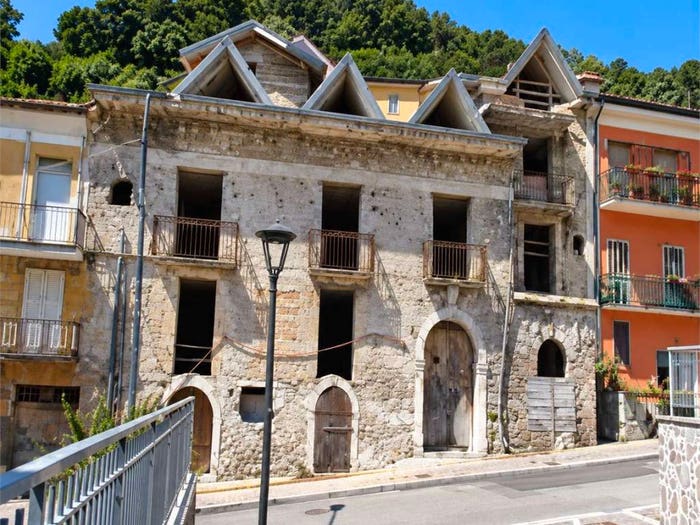 Case in Vendita e in Affitto - 2