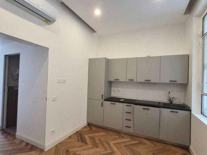 Appartamento trilocale in vendita in Via Pietro Teulié, Bocconi, Milano