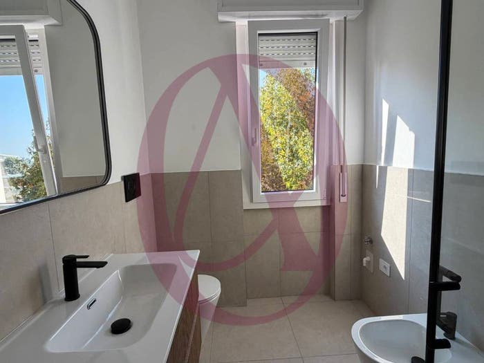Appartamento trilocale in vendita in Via Amatore Sciesa, Ronchi, Gallarate