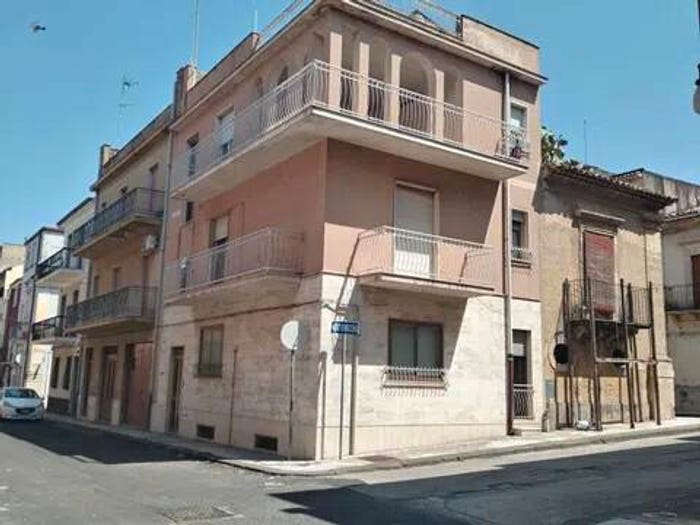 Casa con 6 locali in vendita in Via Silvio Pellico No Number, Grammichele