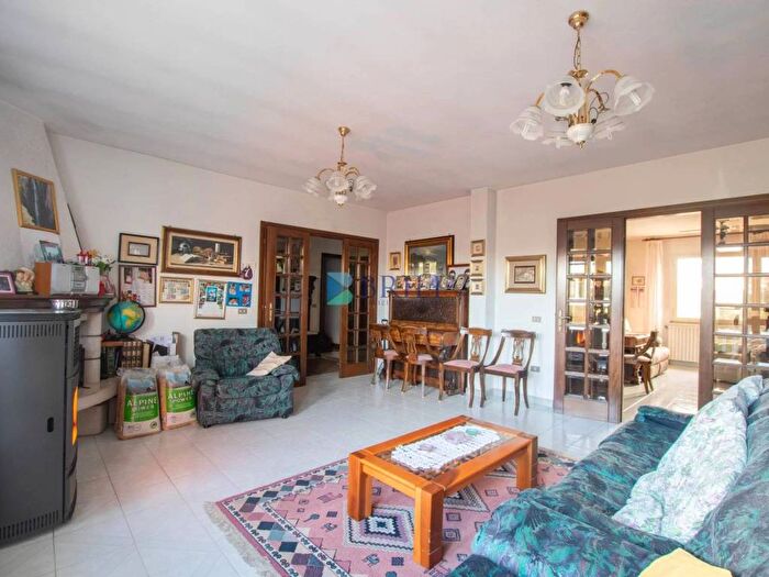 Appartamento con 6 locali in vendita in via del MEC, Viale Aldo Moro Ospedale Vecchio, Olbia