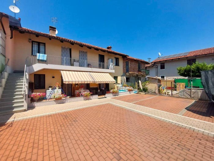Casa con 6 locali in vendita in Via Torino, Scarnafigi