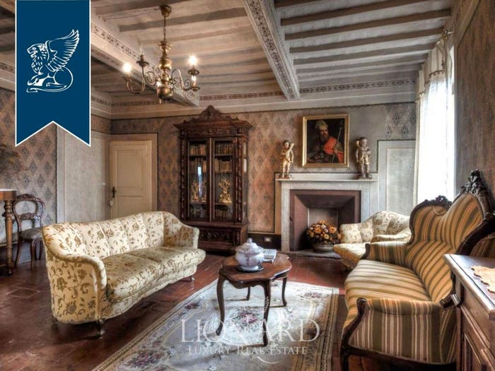 Casa con 6 locali in vendita in Palaia