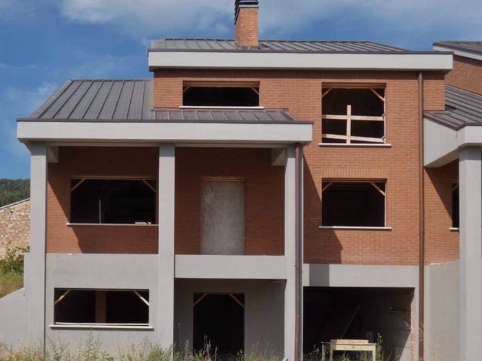 Casa con 6 locali in vendita in Via Bazzanese, Sant'Elia Bazzano, L'Aquila