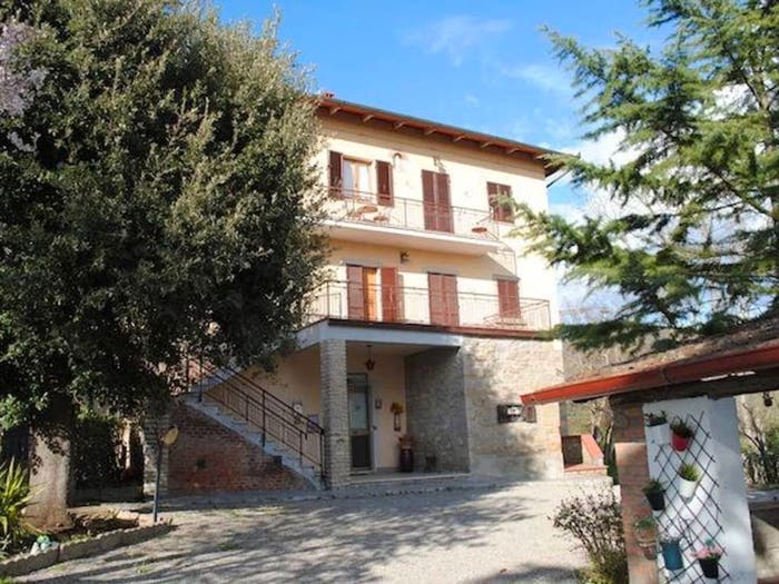 Casa con 6 locali in vendita in Camucia Monsigliolo, Cortona
