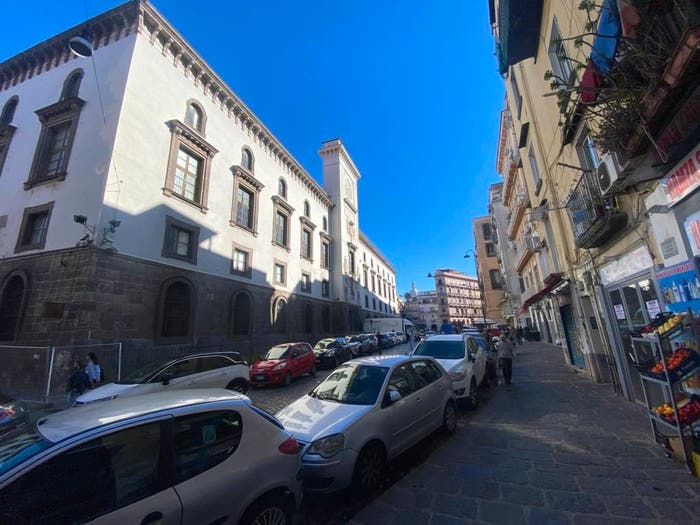 Appartamento monolocale in affitto in Vico Vicaria, Tribunali, Napoli