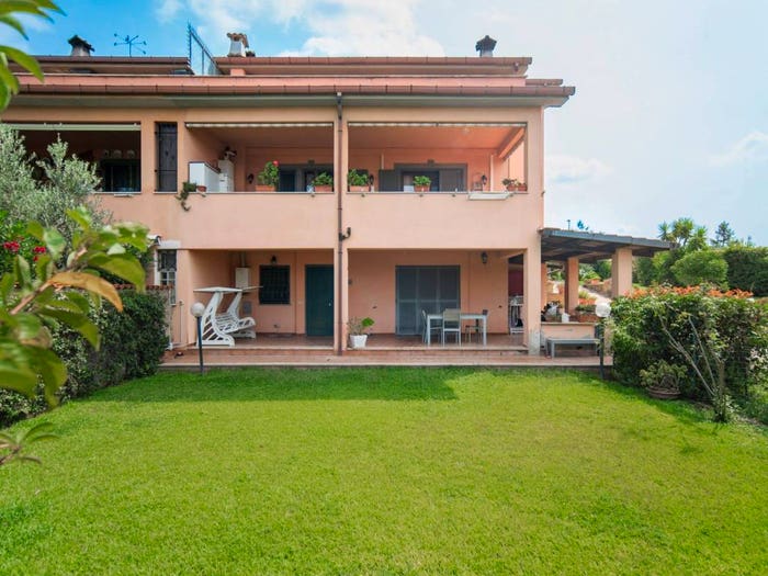 Appartamento trilocale in vendita in Via della Spinareta, Formello