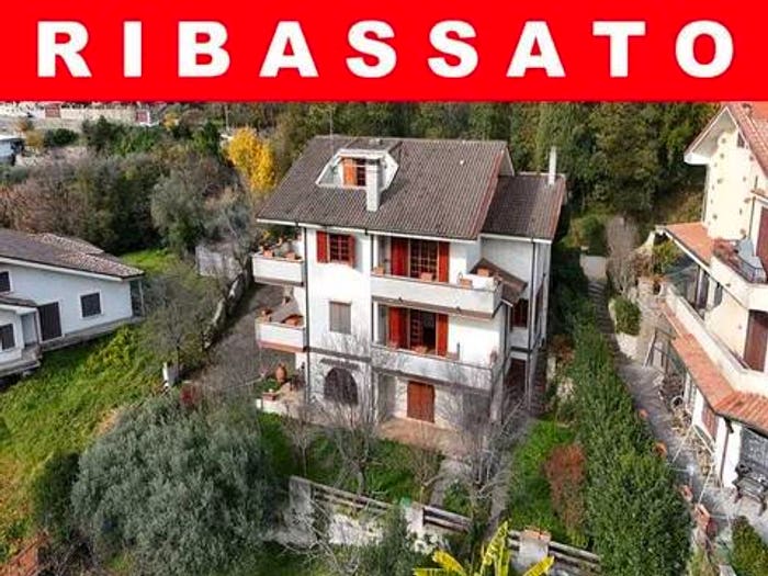 Casa con 6 locali in vendita in Località Casapallone, Castel San Pietro Romano