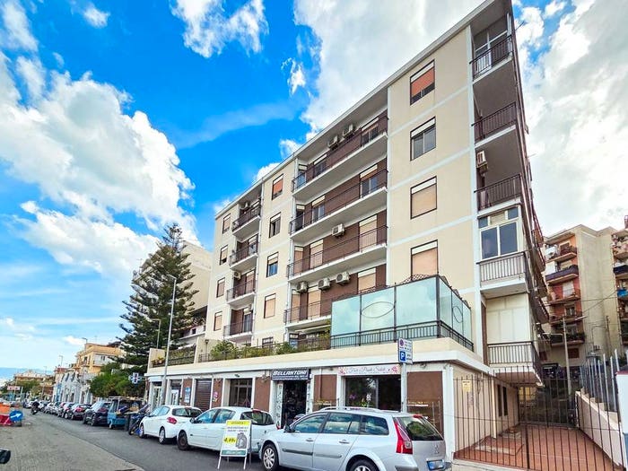 Appartamento con 5 locali in vendita in Viale Europa, Villaggio Santo, Messina