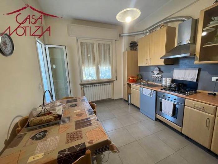 Appartamento quadrilocale in vendita in Via della Santissima Annunziata, Santissima Annunziata, Lucca