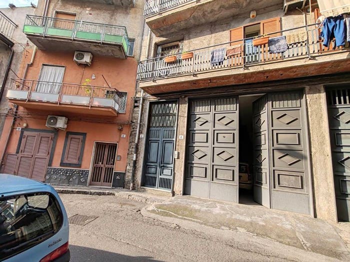 Appartamento con 5 locali in vendita in Via Corsica, Paternò