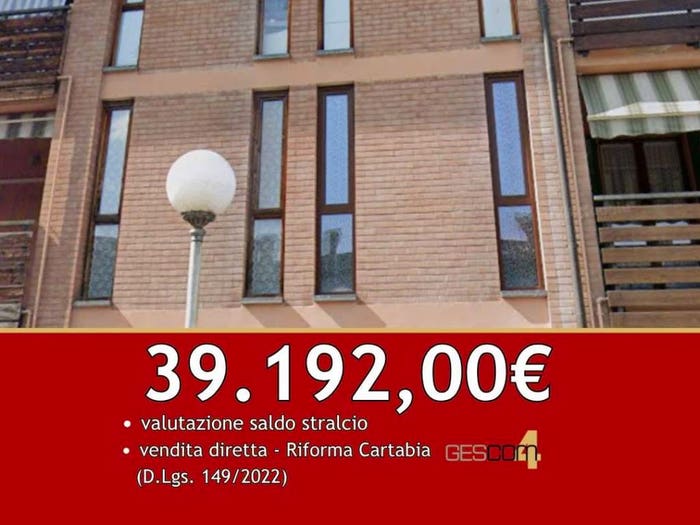 Appartamento quadrilocale in vendita in Piazza Monsignor luigi chiodi, Verdello