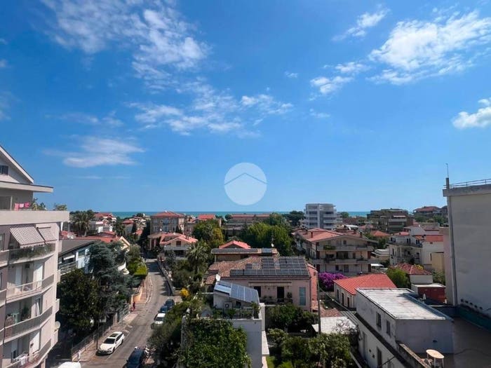Casa con 5 locali in vendita in Via Nazionale Adriatica Nord, Viale Bovio Piazza Duca degli Abruzzi, Pescara