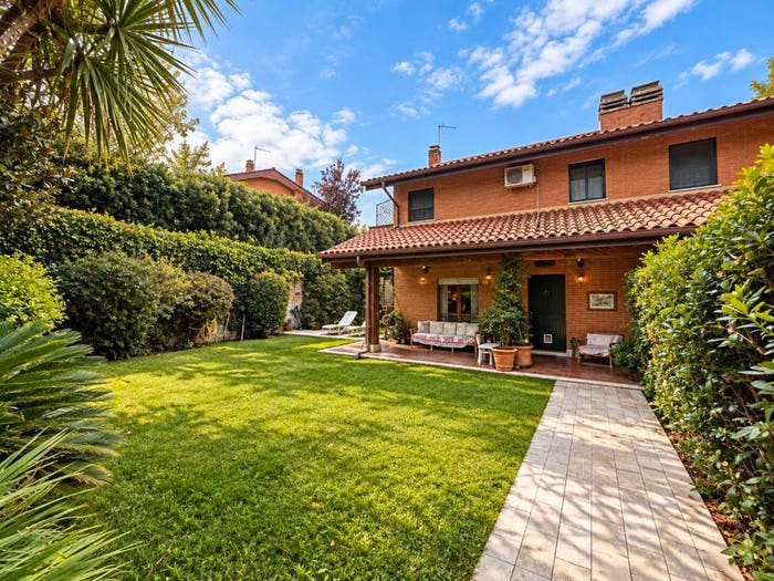 Casa con 6 locali in vendita in Viale Oceania, Le Rughe, Formello