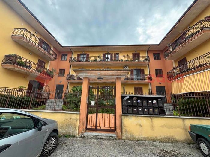 Appartamento trilocale in vendita in viale dei ciliegi Snc, Casale, Carinola