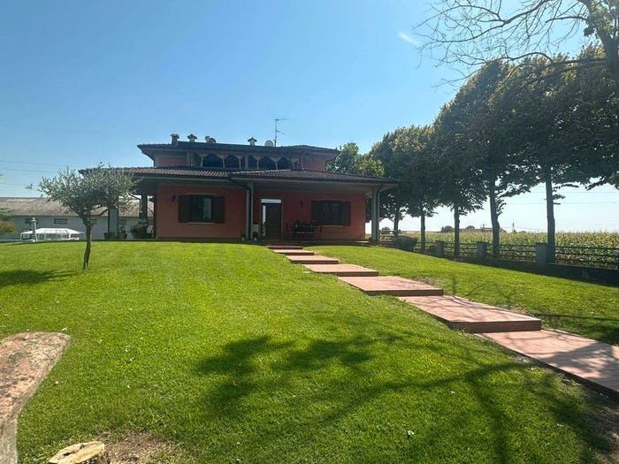 Casa con 6 locali in vendita in Via Camillo Benso di Cavour, Centro, Ghedi