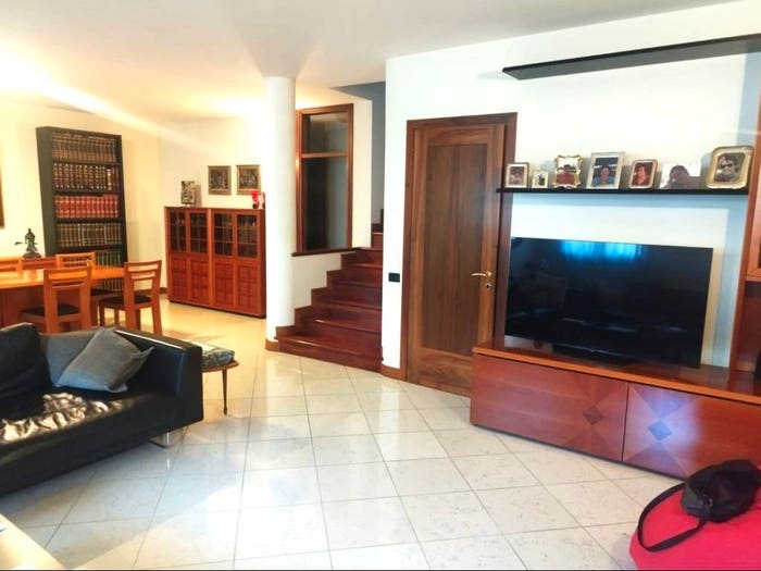 Casa con 6 locali in vendita in Monteortone, Abano Terme